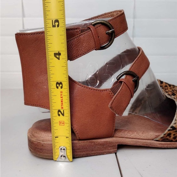 Anthropologie Gee WaWa Boho Calf Hair Leopard Print Gladiator Ankle Sandals - Picture 13 of 16